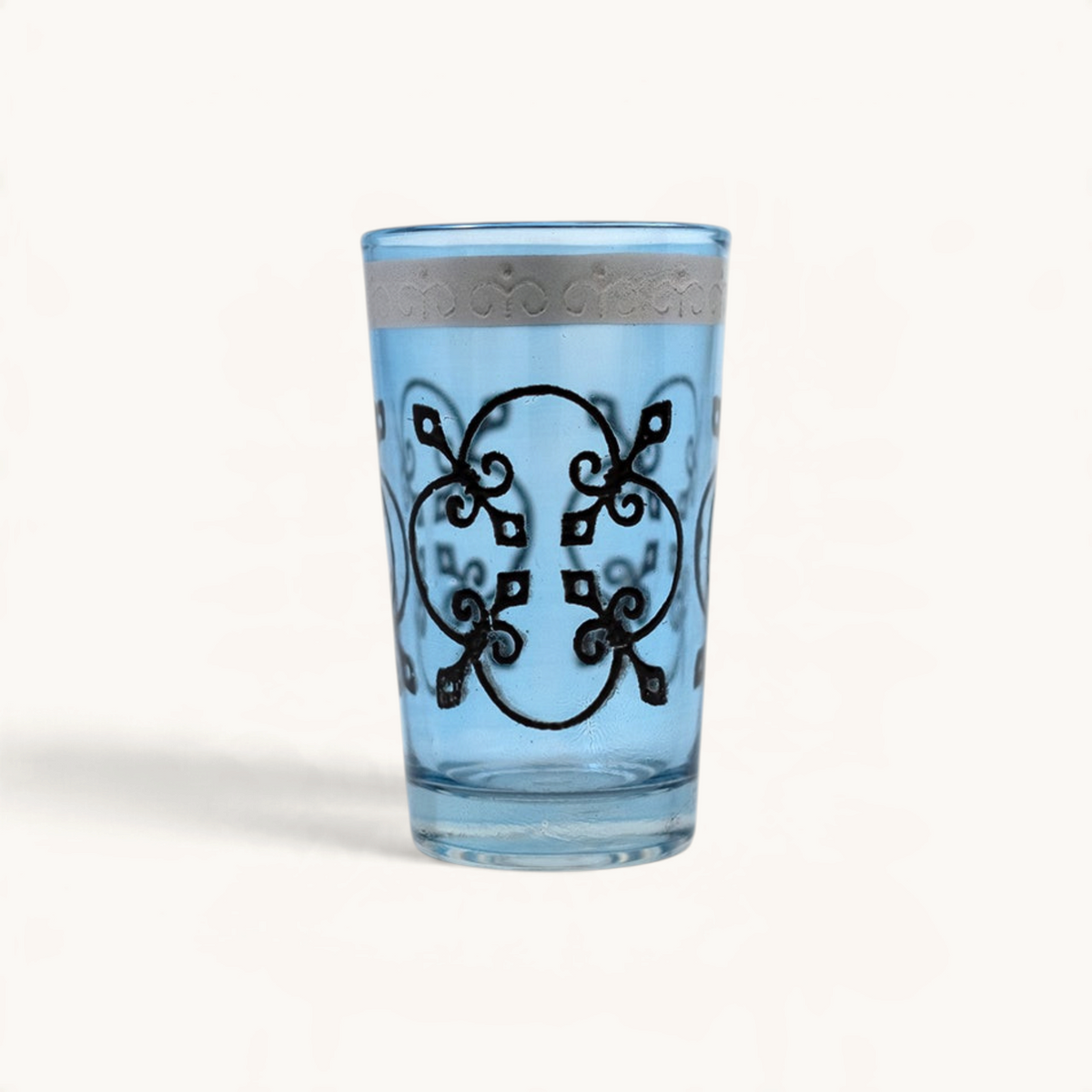 TUYYA Jazz Relief Moroccan tea glass with embossed silver pattern, 4 oz