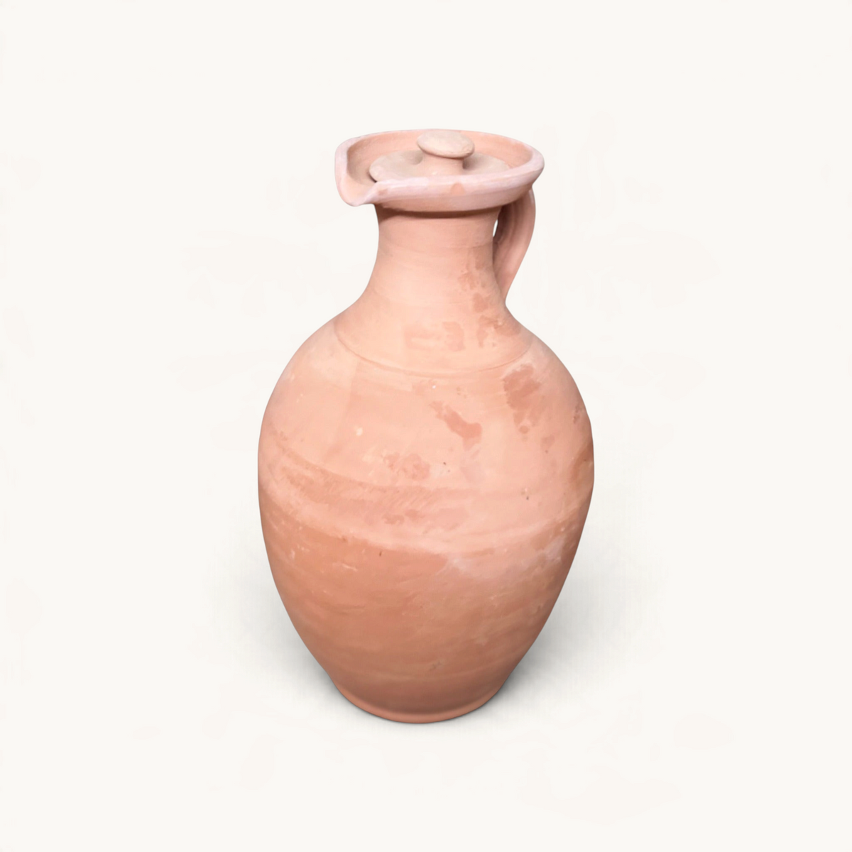 TUYYA handmade Moroccan terracotta water jar with a rounded body and matching clay lid for natural water filtration.