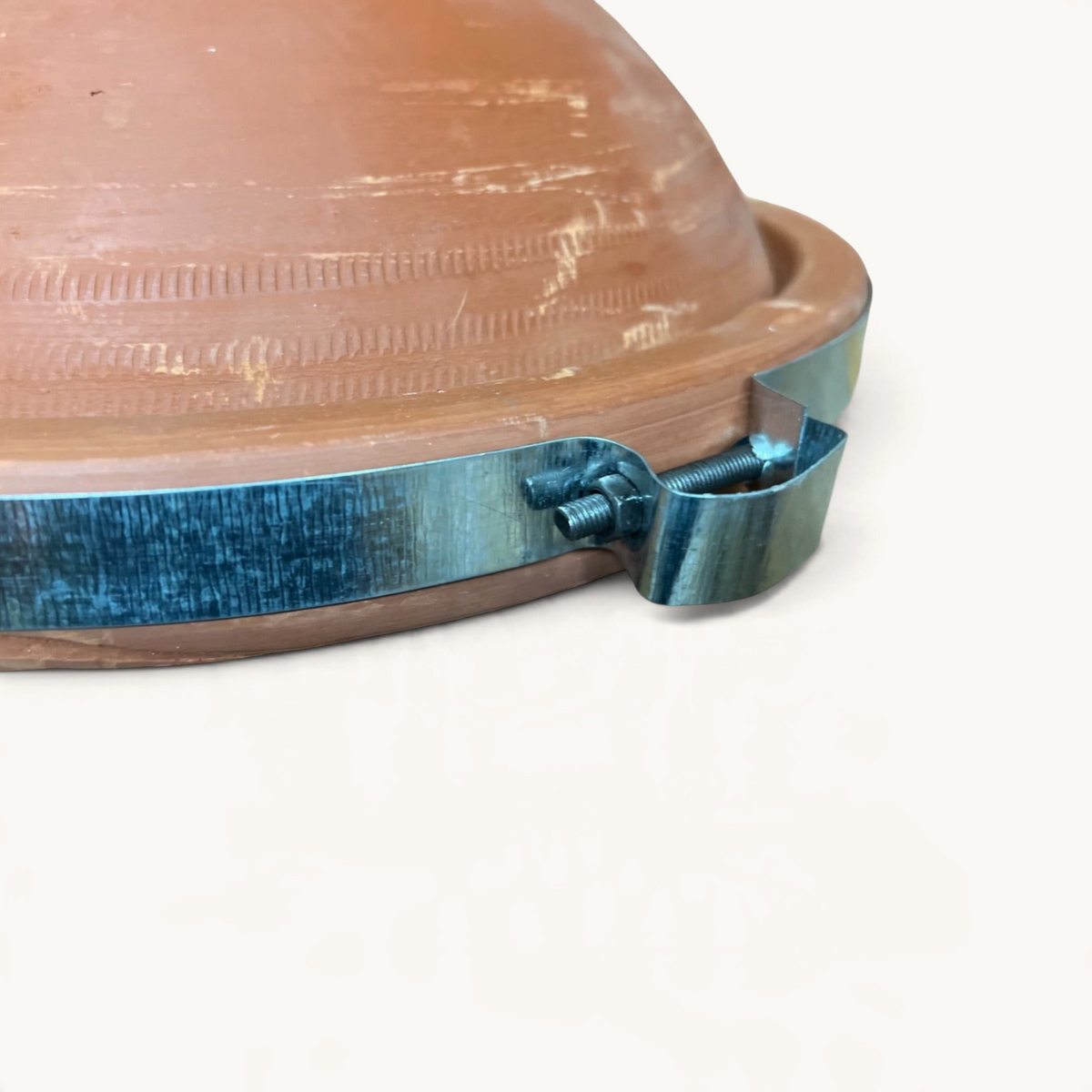 unglazed-natural-moroccan-tagine-wood-handle-removable-metal-plate - 6