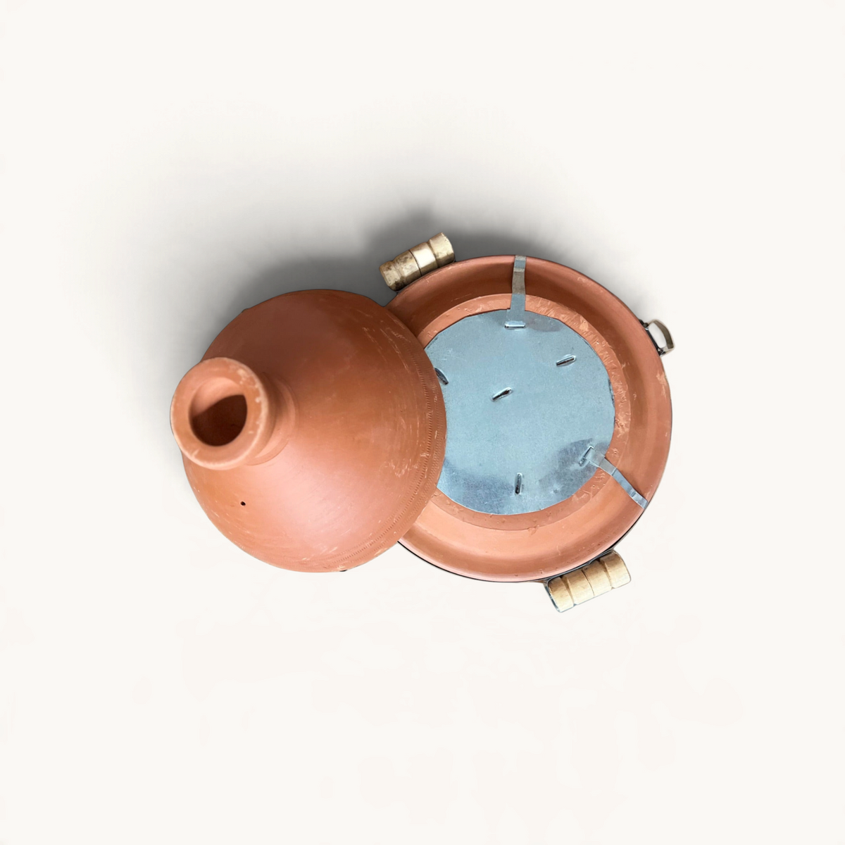 unglazed-natural-moroccan-tagine-wood-handle-removable-metal-plate - 7