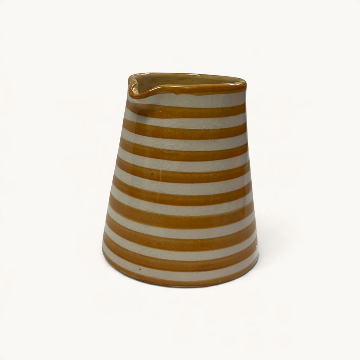 Pichet à lait TUYYA rayé jaune et blanc au design vintage, idéal pour servir la crème avec élégance.