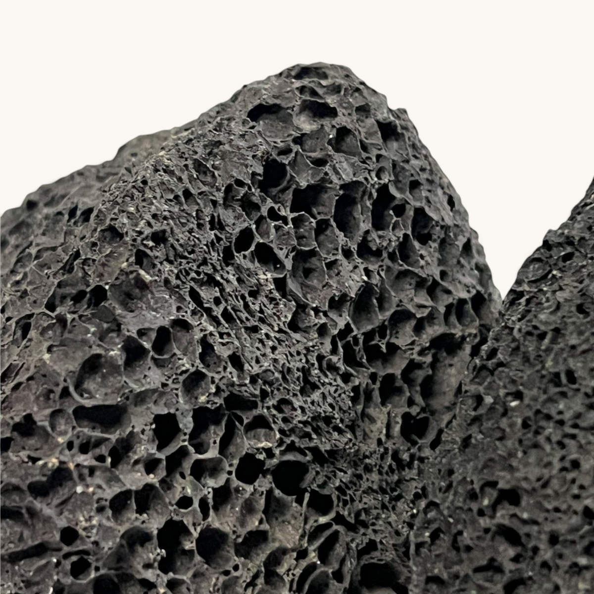 Pierre ponce volcanique noire tuyya extra-large à texture rugueuse pour exfolier les pieds en douceur