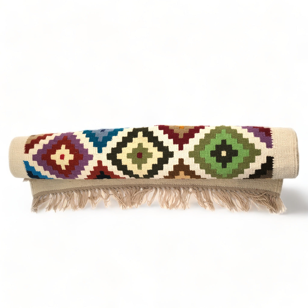 Vibrant-moroccan-knotted-pillow-lying-down
- handmade-moroccan-home-decor-knotted-pillow-cover
- traditional-moroccan-berber-patterned-knotted-cushion