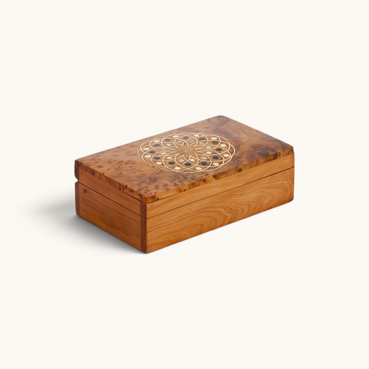 Rectangular Thuya Woodbox with Arabesque Design from TUYYA