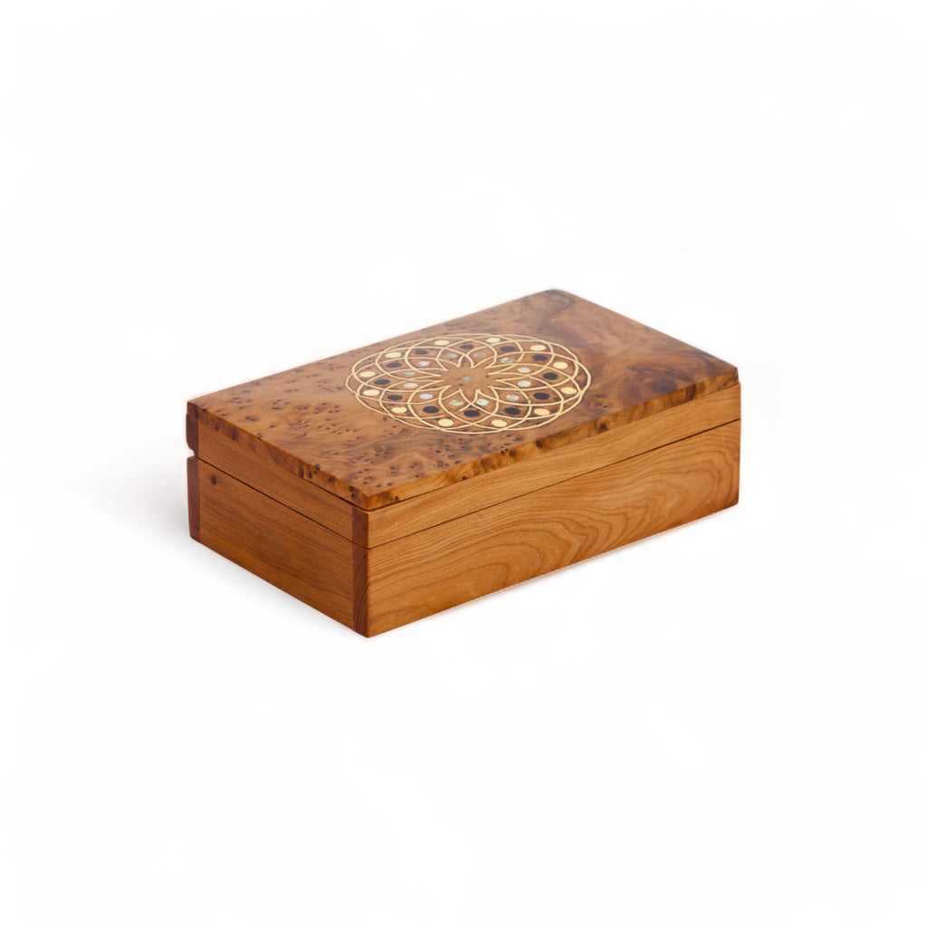 Rectangular Thuya Woodbox with Arabesque Design from TUYYA