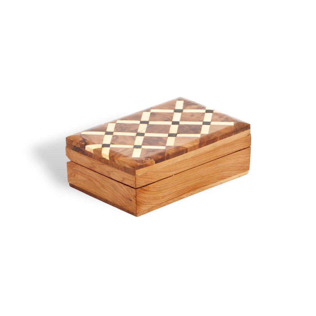 Premium Thuya Woodbox, rectangular, featuring a full top pattern of intersecting Lemon and Ebony woods with a mahogany centerpiece, capturing the spirit of Moroccan craftsmanship.