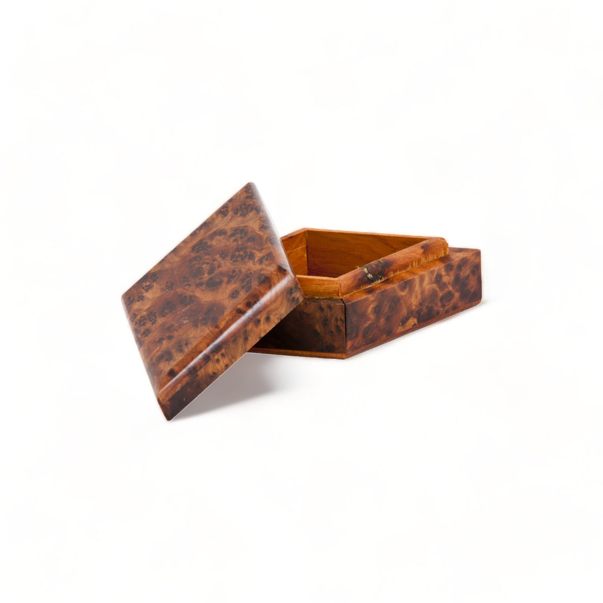 diamond-shaped-thuya-root-woodbox