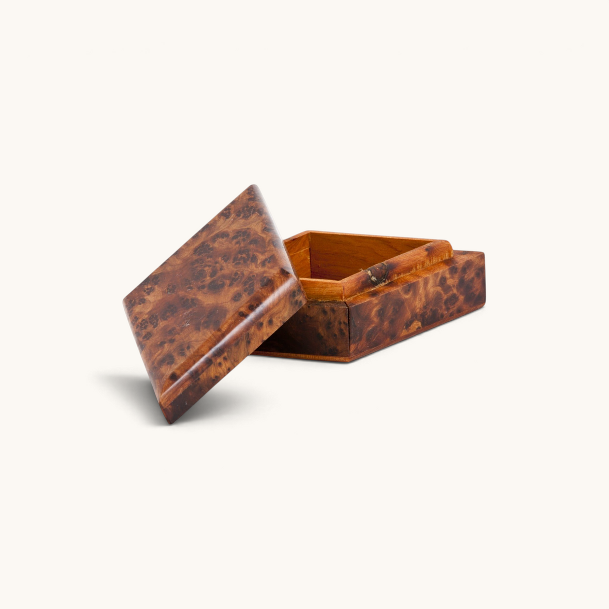 diamond-shaped-thuya-root-woodbox