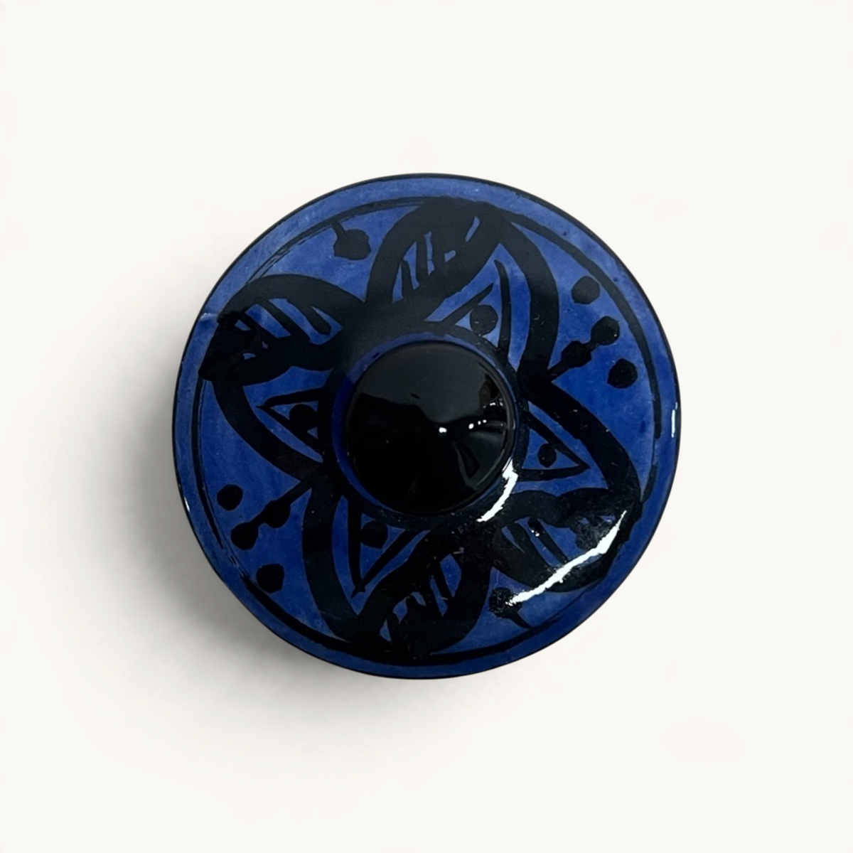 traditional-terracotta-moroccan-spice-container-dark-blue-geometric-pattern