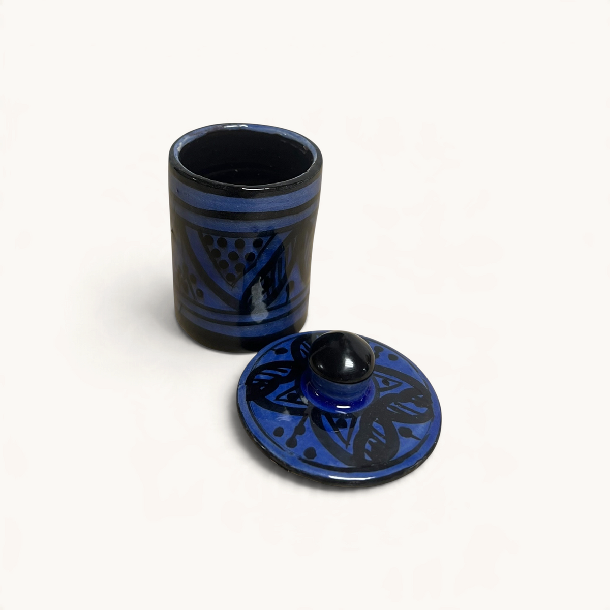 traditional-terracotta-moroccan-spice-container-dark-blue-geometric-pattern