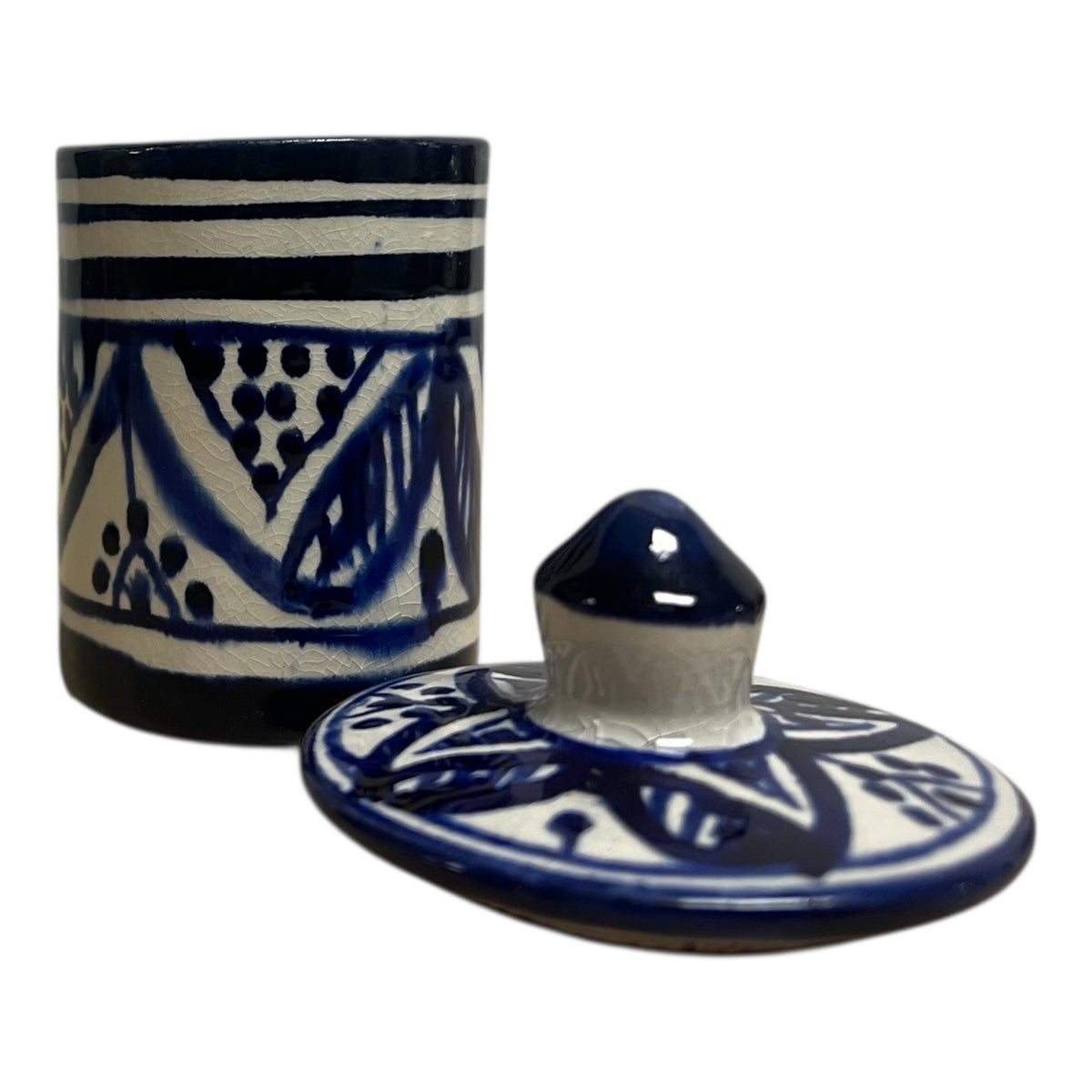 traditional-terracotta-moroccan-spice-container-white-navy-pattern