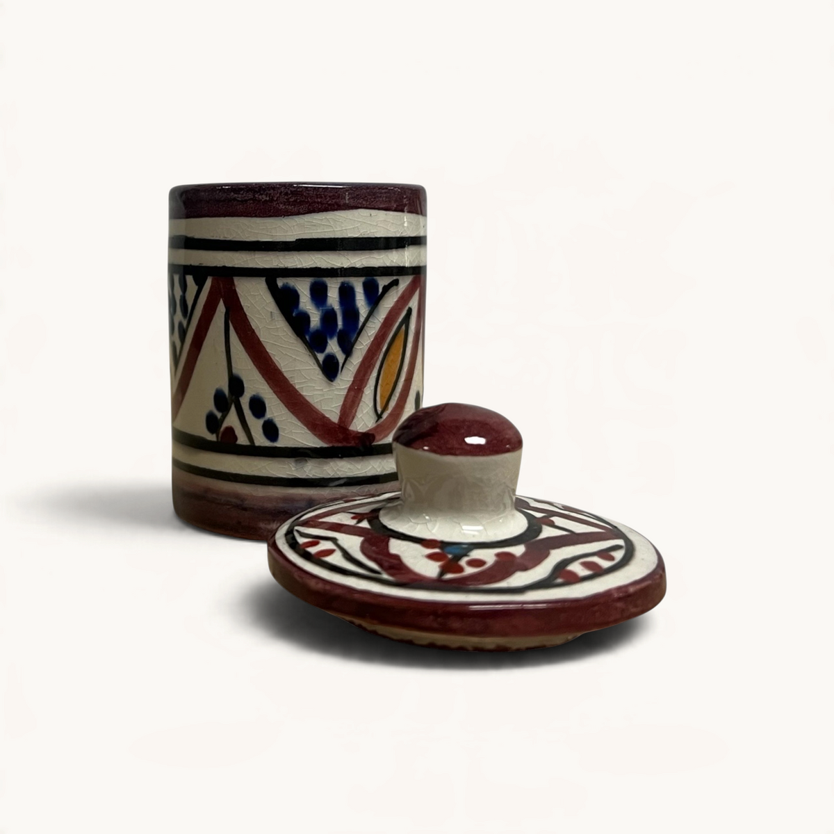 traditional-terracotta-moroccan-spice-container-white-burgundy-blue-yellow-pattern