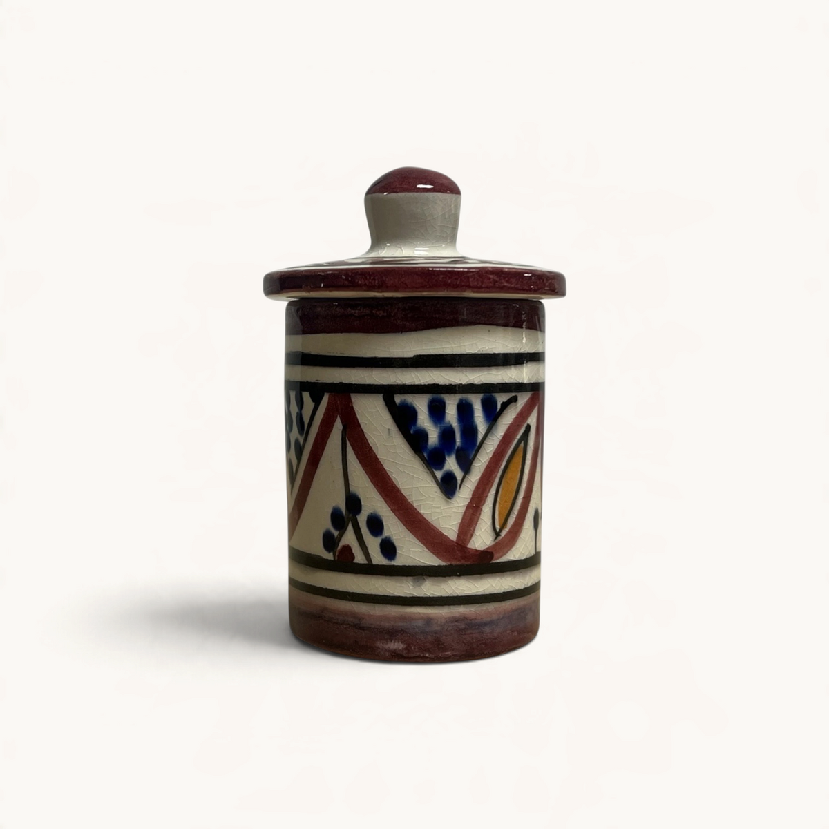 traditional-terracotta-moroccan-spice-container-white-burgundy-blue-yellow-pattern