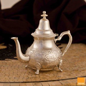 TUYYA nickel-plated Moroccan teapot with Arabesque pattern and ornate legs, Tradition style, medium size